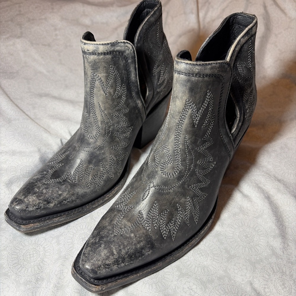 Ariat Dixon Western Ankle Boots Naturally Distressed Black Leather Size 8